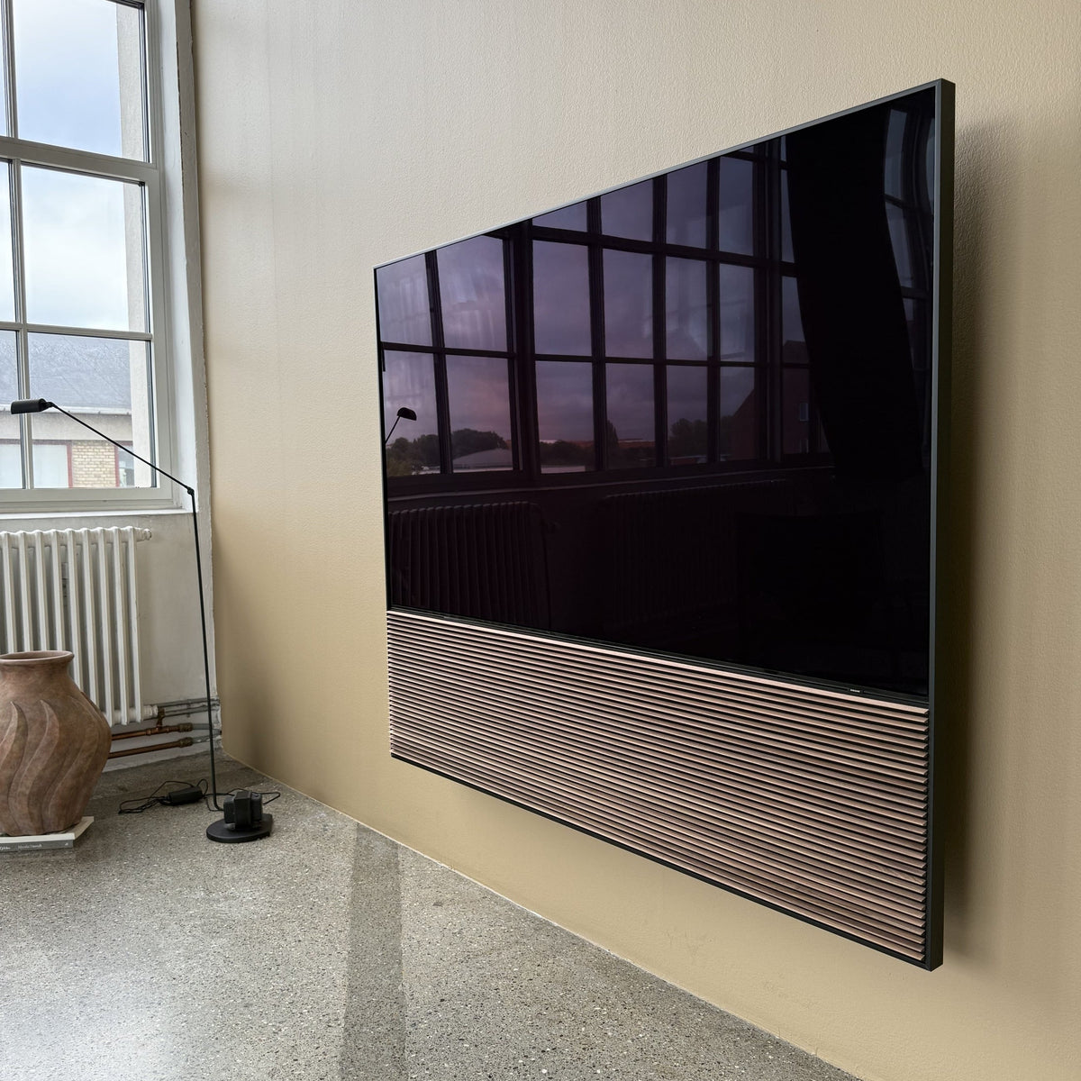 CANVAS 55" Frame Soundbar Speaker