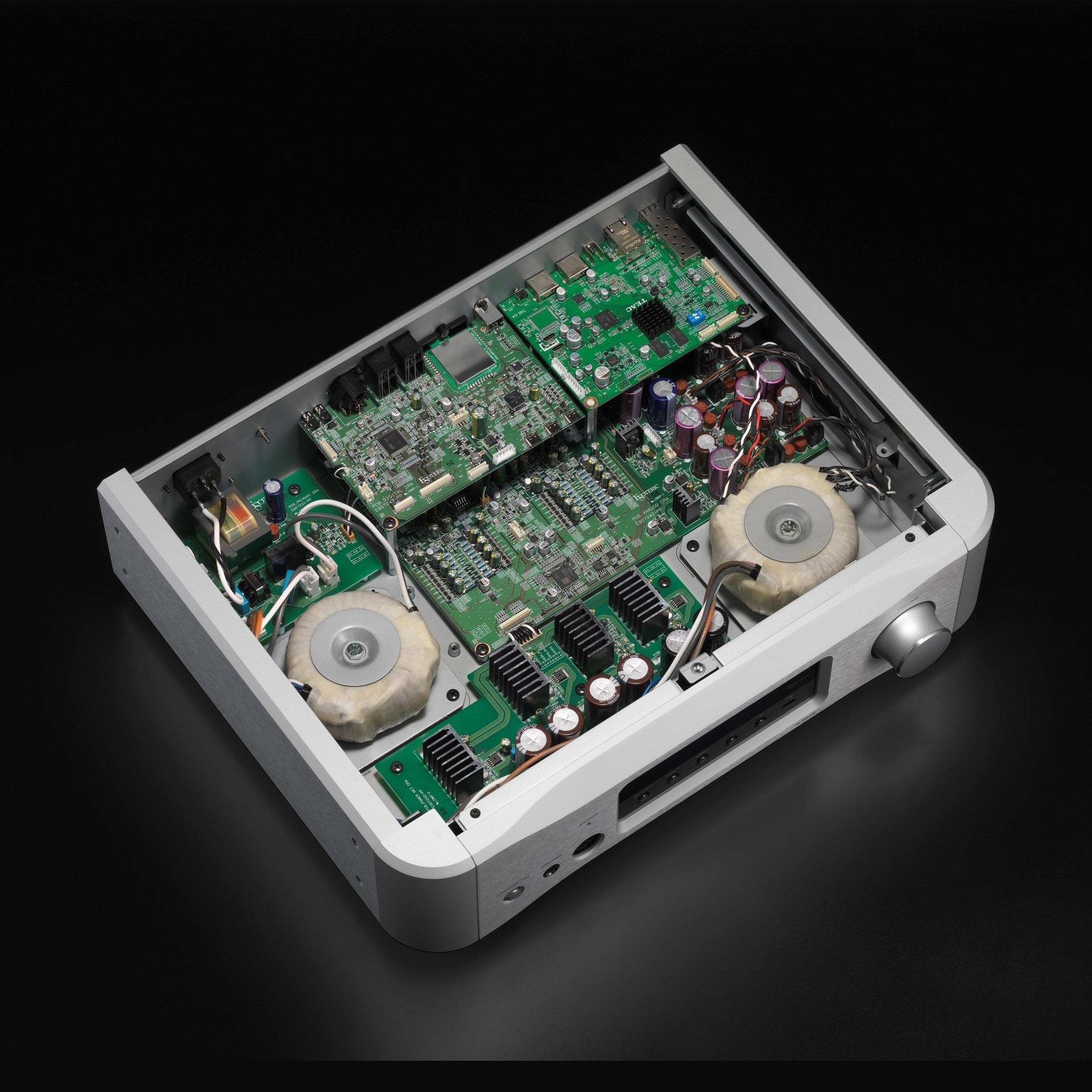 Esoteric N-05XE Network DAC/Preamplifier-thumbmail-6